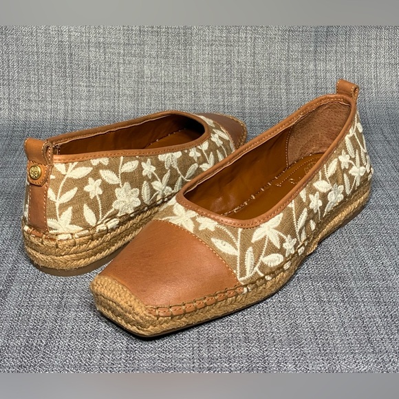 Vince Camuto Miheli Slip-On Espadrille Flats Tostada Cream / Whiskey - Picture 2 of 6